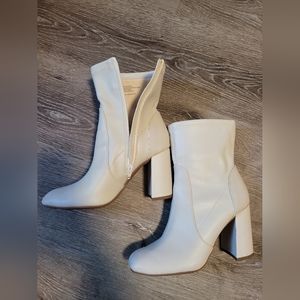 White Boots size 7